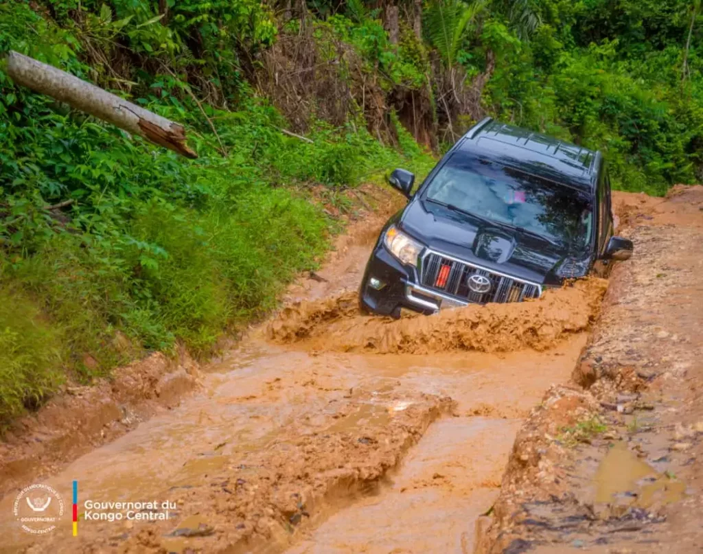 Kongo Central : Grâce Nkuanga Bilolo satisfait de l'état d'avancement des travaux du programme de 145 territoires 12 IMG 20230508 WA0115