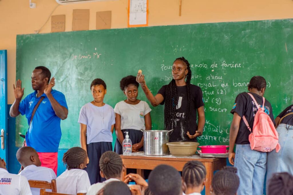 À Matadi, des élèves sourds et les jeunes filles du club U-Report formés à la pâtisserie 1 1000235723