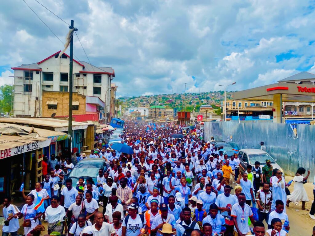 A travers une marche pacifique et de solidarité, l’Église Pentecôtiste Lumière du Monde de Matadi apporte son soutien aux FARDC 5 IMG 20250421 WA0006