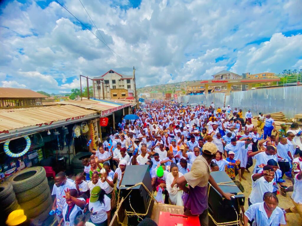 A travers une marche pacifique et de solidarité, l’Église Pentecôtiste Lumière du Monde de Matadi apporte son soutien aux FARDC 6 IMG 20250421 WA0007