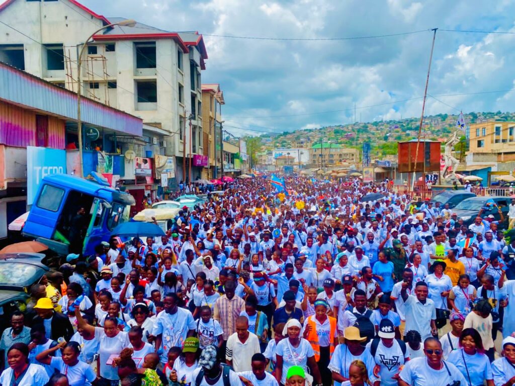 A travers une marche pacifique et de solidarité, l’Église Pentecôtiste Lumière du Monde de Matadi apporte son soutien aux FARDC 4 IMG 20250421 WA0027