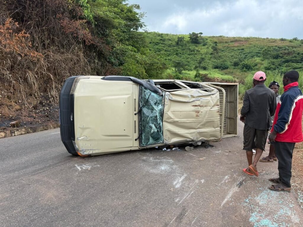 Seke-Banza : accident sans gravité pour l’équipe du programme Mbiziaku en mission dans le Kongo Central 1 IMG 20250427 WA0084