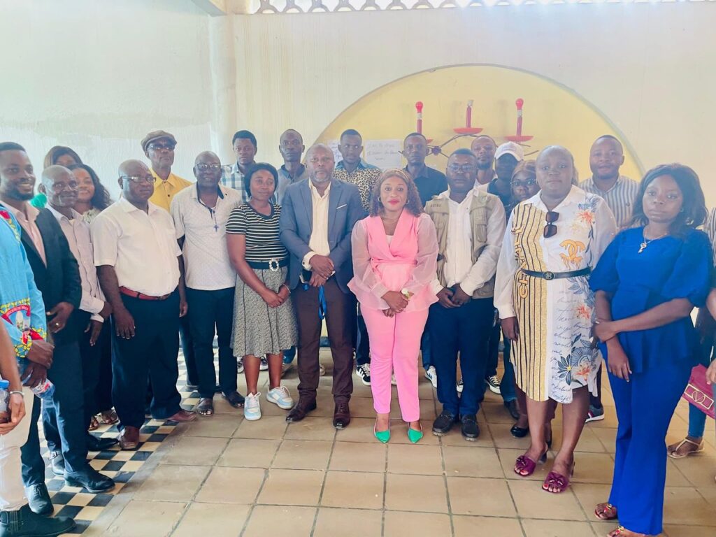 Photo de famille journee porte ouverte CLPP