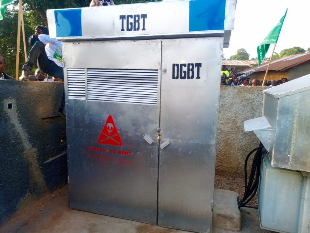 A Mbanza-Ngungu, la cellule Kumbi-Mbengo électrifiée grâce à Daniel Mukoko Samba 6 1000603855