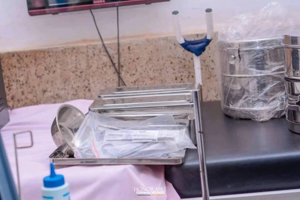 A Mbanza-Ngungu, le député national Ephremy Nsumbu renforce l’hôpital Nsona Nkulu en équipements médicaux 7 IMG 20250603 WA0103