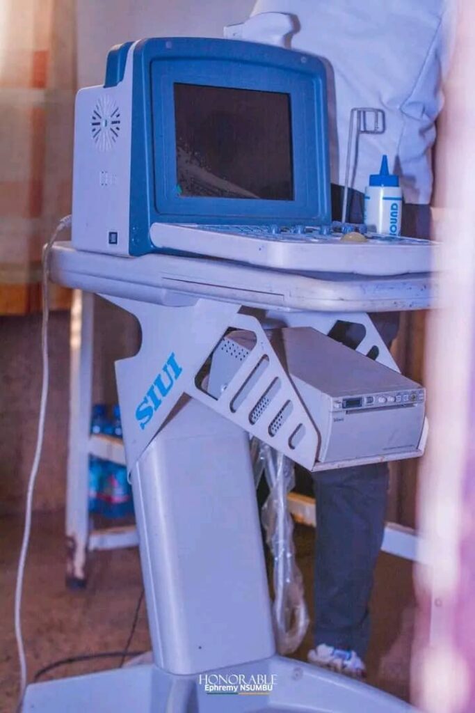 A Mbanza-Ngungu, le député national Ephremy Nsumbu renforce l’hôpital Nsona Nkulu en équipements médicaux 8 IMG 20250603 WA0107