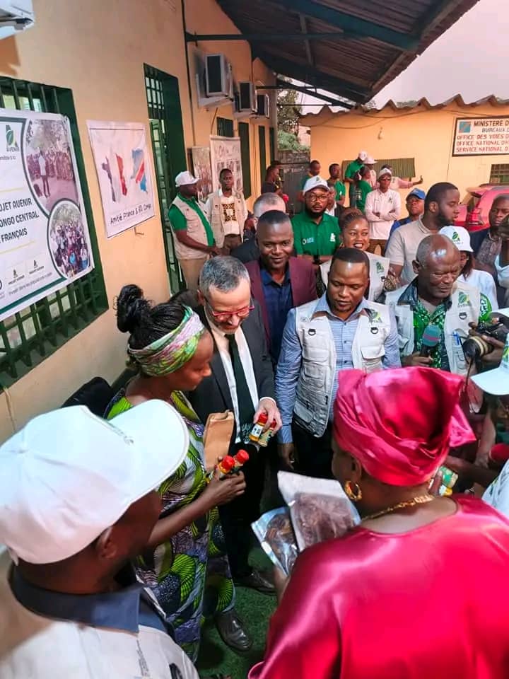 RDC : l’ambassadeur de France Rémi Maréchaux visite le projet AVENIR à Mbanza-Ngungu 2 IMG 20250620 WA0003 1