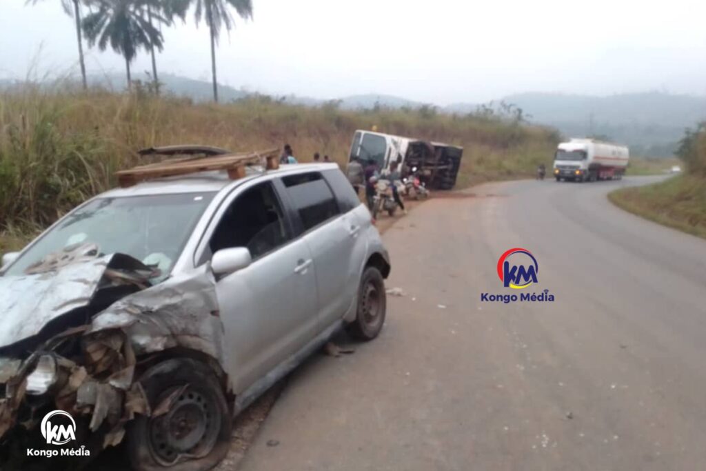 Seke-Banza : une collision entre un bus Transco et une voiture fait un mort au village Mbimbi 3 Copie de Copie de Personal Photos Photo Card in Light Blue Modern Style 20250704 085453 0000