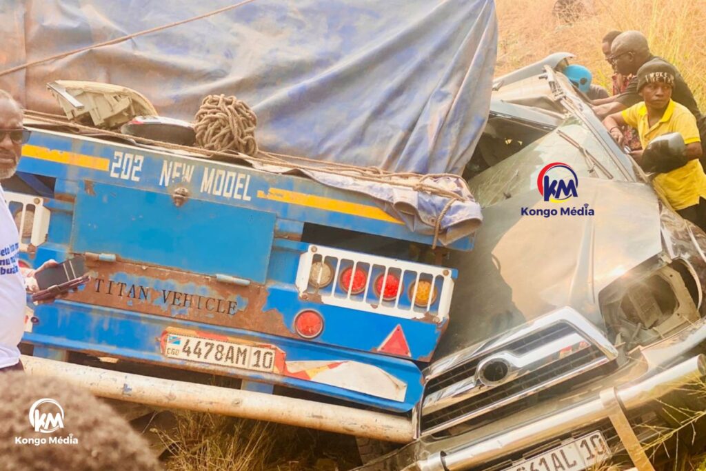 Matadi : de retour d’un enterrement, quatre personnes périssent dans un accident près de Boko (Bilan provisoire) 3 Copie de Copie de Personal Photos Photo Card in Light Blue Modern Style 20250713 151615 0000 1