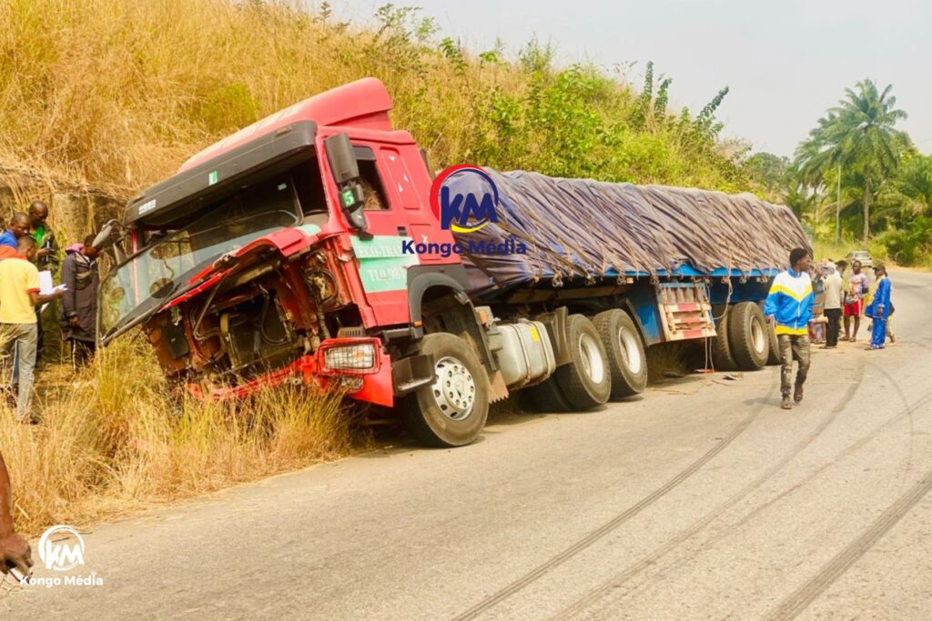 Matadi : de retour d’un enterrement, quatre personnes périssent dans un accident près de Boko (Bilan provisoire) 1 Copie de Copie de Personal Photos Photo Card in Light Blue Modern Style 20250713 151744 0000
