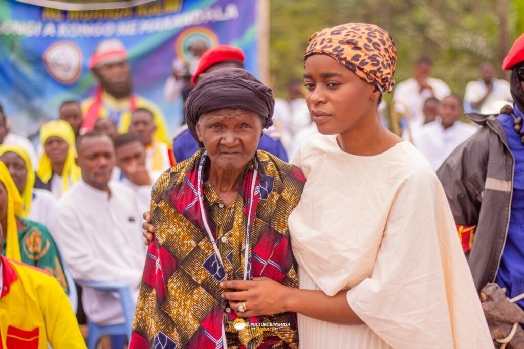 Luozi : Néfertiti Ngudianza intensifie son soutien à l’éducation et rend hommage à Ne Muanda Nsemi 6 IMG 20250831 WA0103