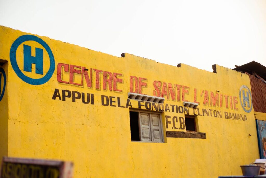 Boma : la Fondation Clinton Bamana réhabilite le centre de santé « l’Amitié » et renforce l'accès aux soins 1 IMG 20250831 WA0162