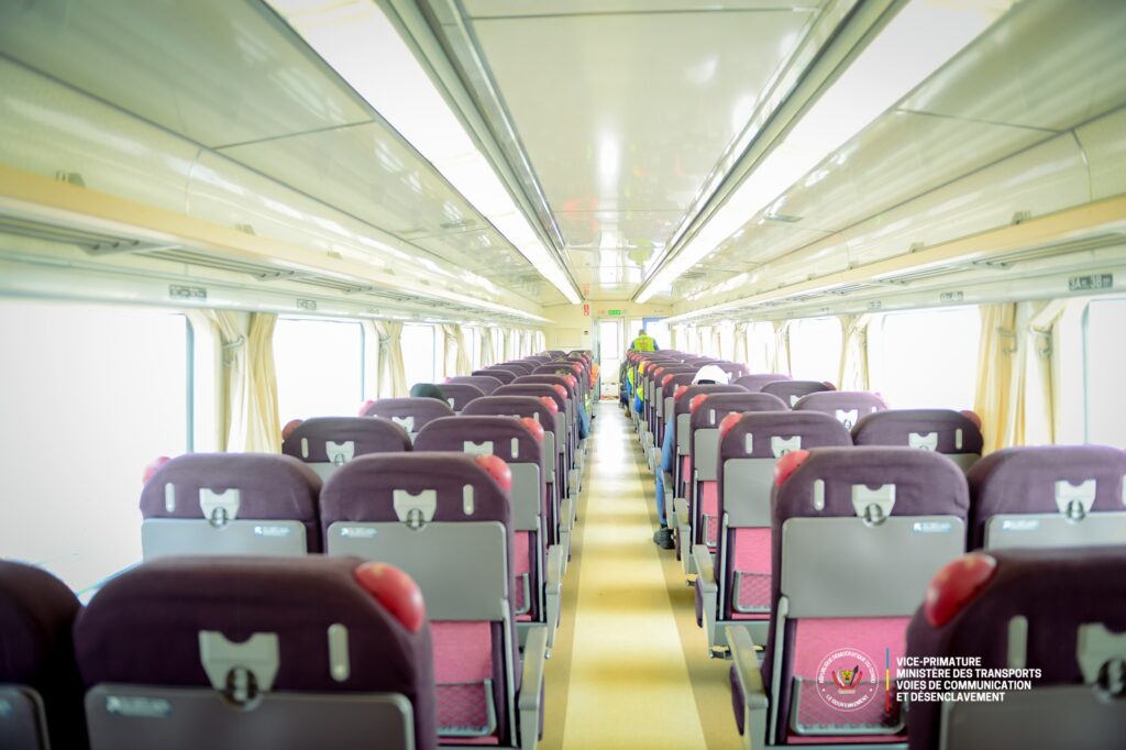 RDC : relance de la liaison ferroviaire Kinshasa - Matadi avec un train moderne 1 20250905 184348