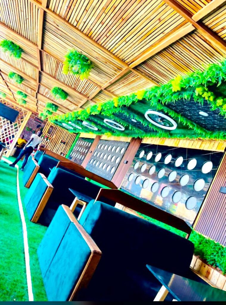 Ouverture du « Stade de France », un restaurant et lounge bar haut de gamme au cœur de Matadi 2 IMG 20251014 WA01151