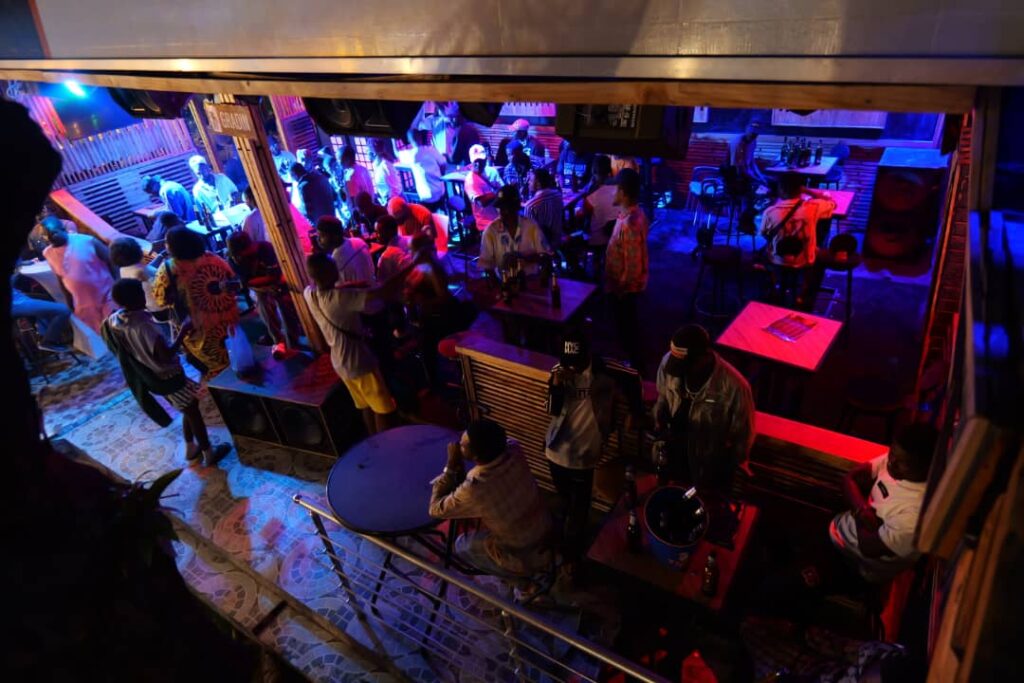 Ouverture du « Stade de France », un restaurant et lounge bar haut de gamme au cœur de Matadi 3 IMG 20251016 WA0084