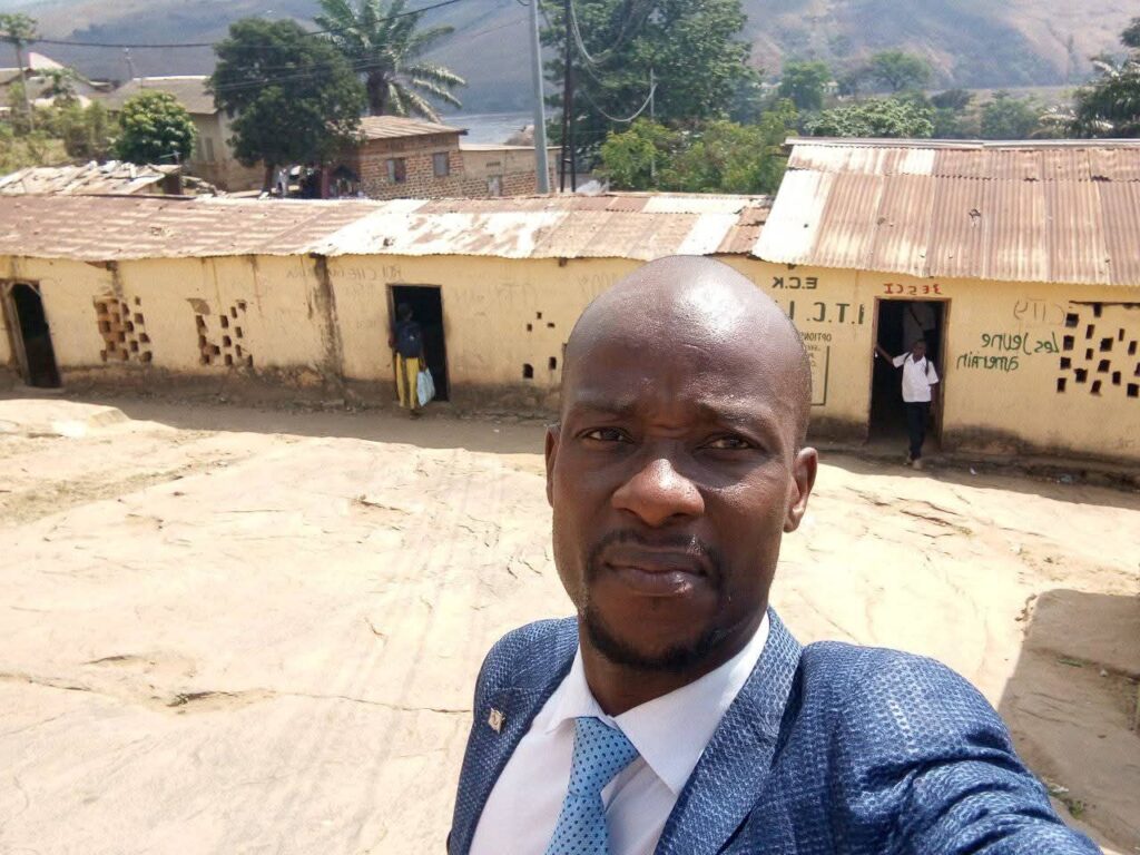 Matadi : le conseiller communal Chito Boungwalanga Mazo Patience alerte sur l’état alarmant des écoles de Nzanza 2 FB IMG 1763243728253
