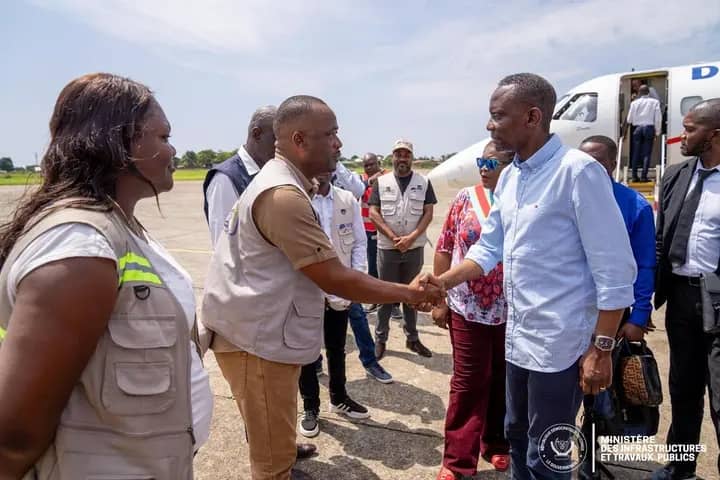 Effondrement du pont-ville à Boma : le ministre John Banza Lunda dépêché sur place pour évaluer les dégâts et coordonner la réponse du gouvernement 3 IMG 20251211 WA0140